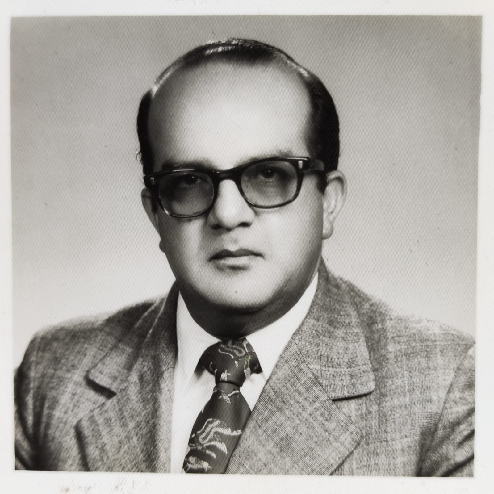 Dr. Milton Román Abarca